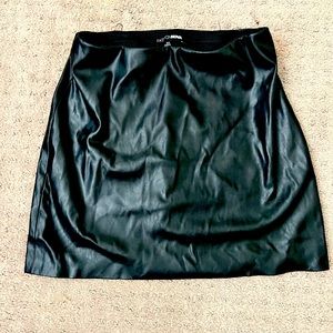 Fashion nova Leather mini skirt